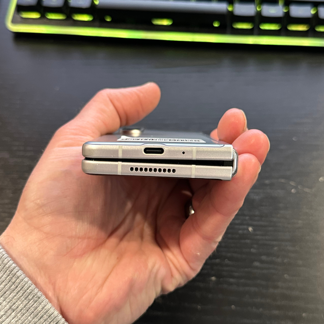 Galaxy ZFold 3 **Liquidation**